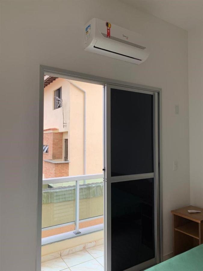 Apto C/2 Quartos Sendo Uma C/ar E 2banheiros Apartamento